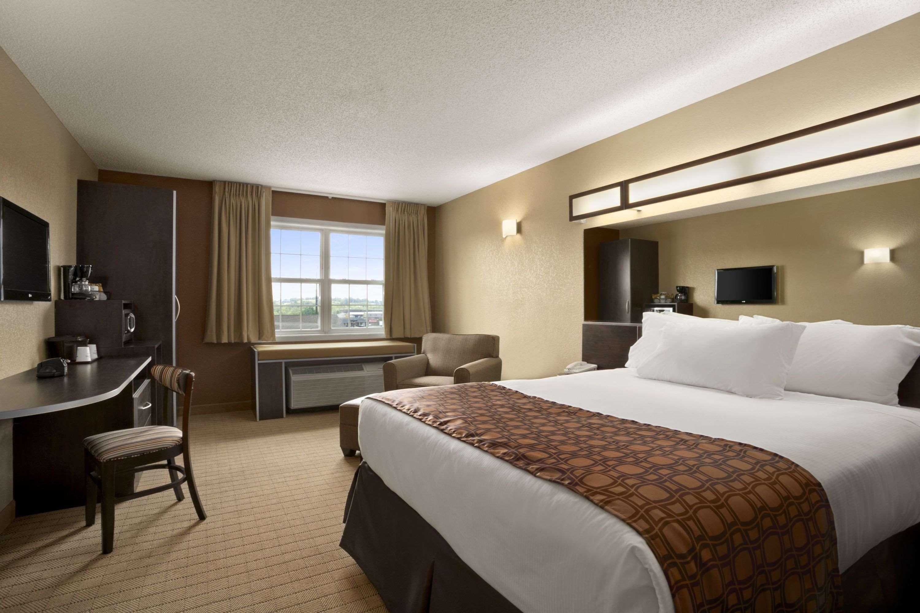 Microtel Inn & Suites By Wyndham Mineral Wells/Parkersburg Exterior foto